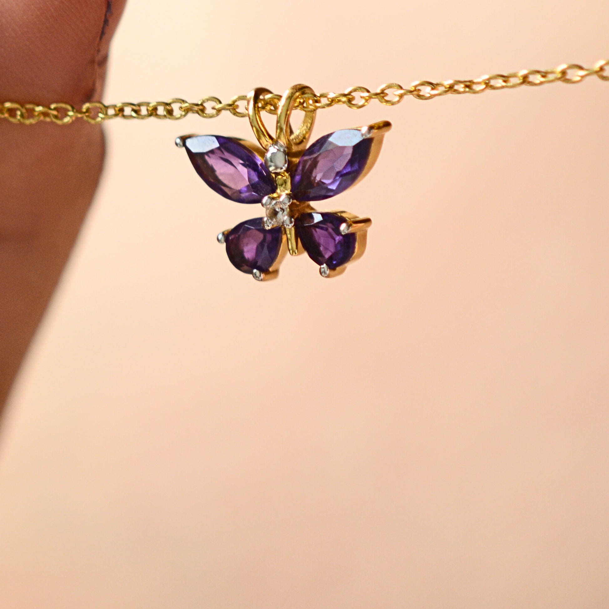 Mettā Bloom Pendant