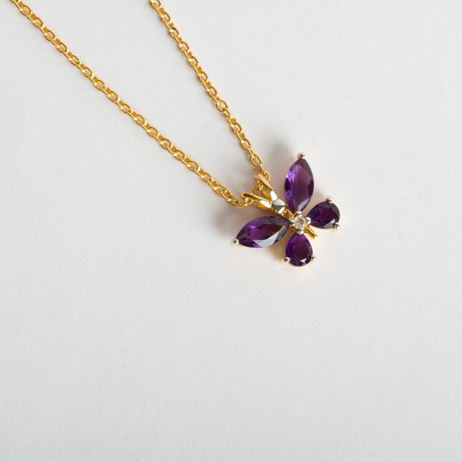 Mettā Bloom Pendant