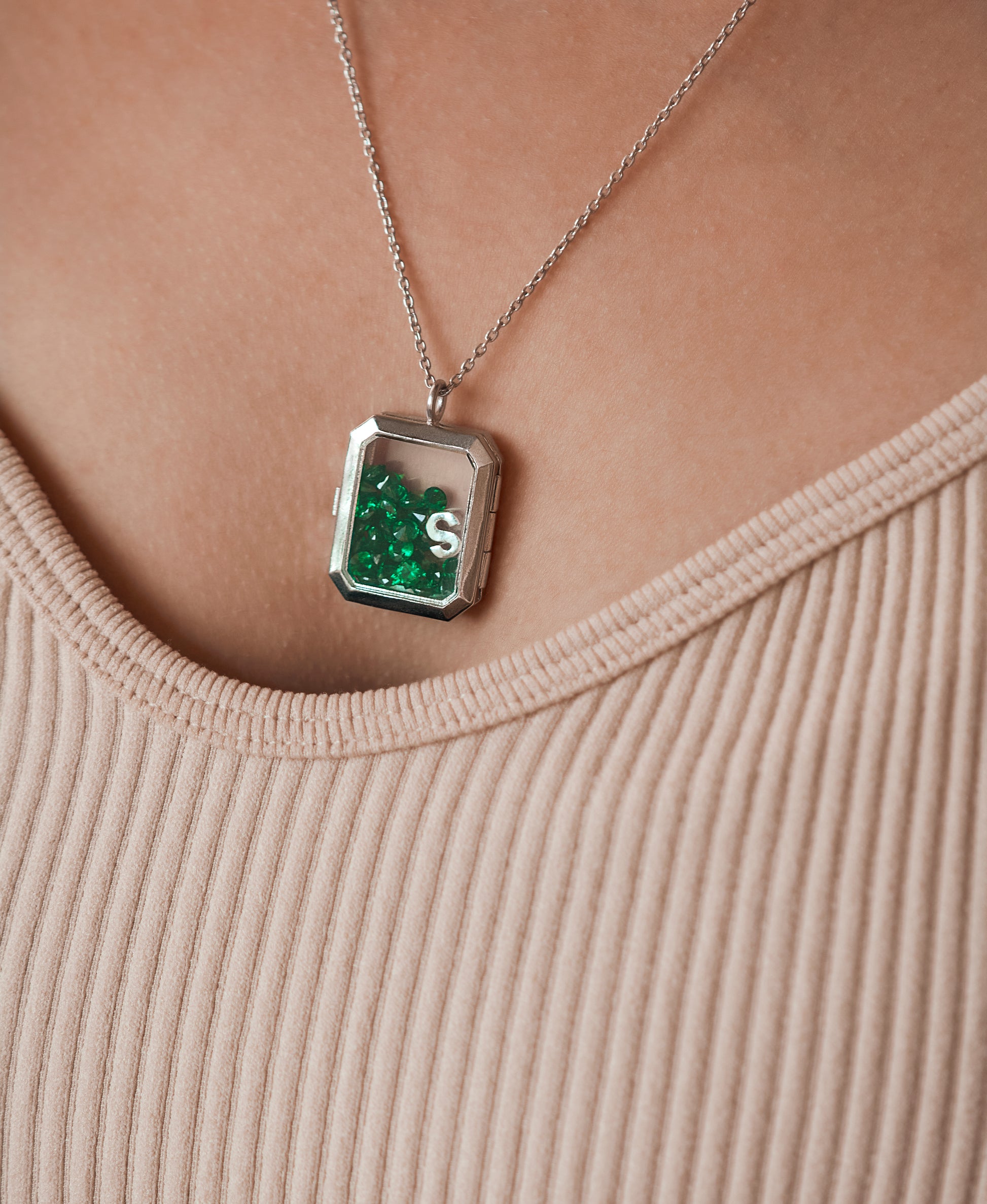 Mettā Portal Pendant