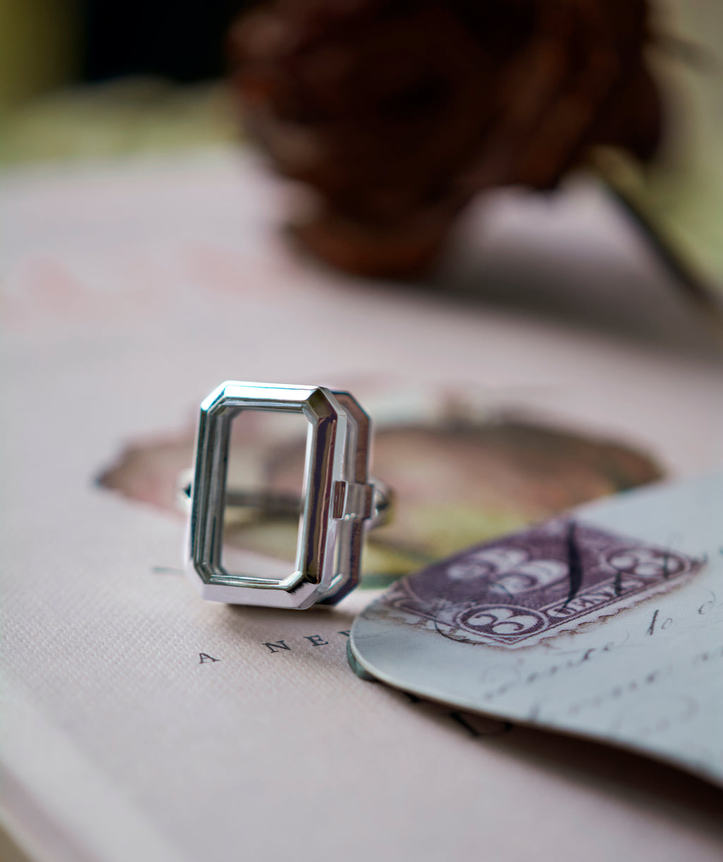 Mettā Portal Ring