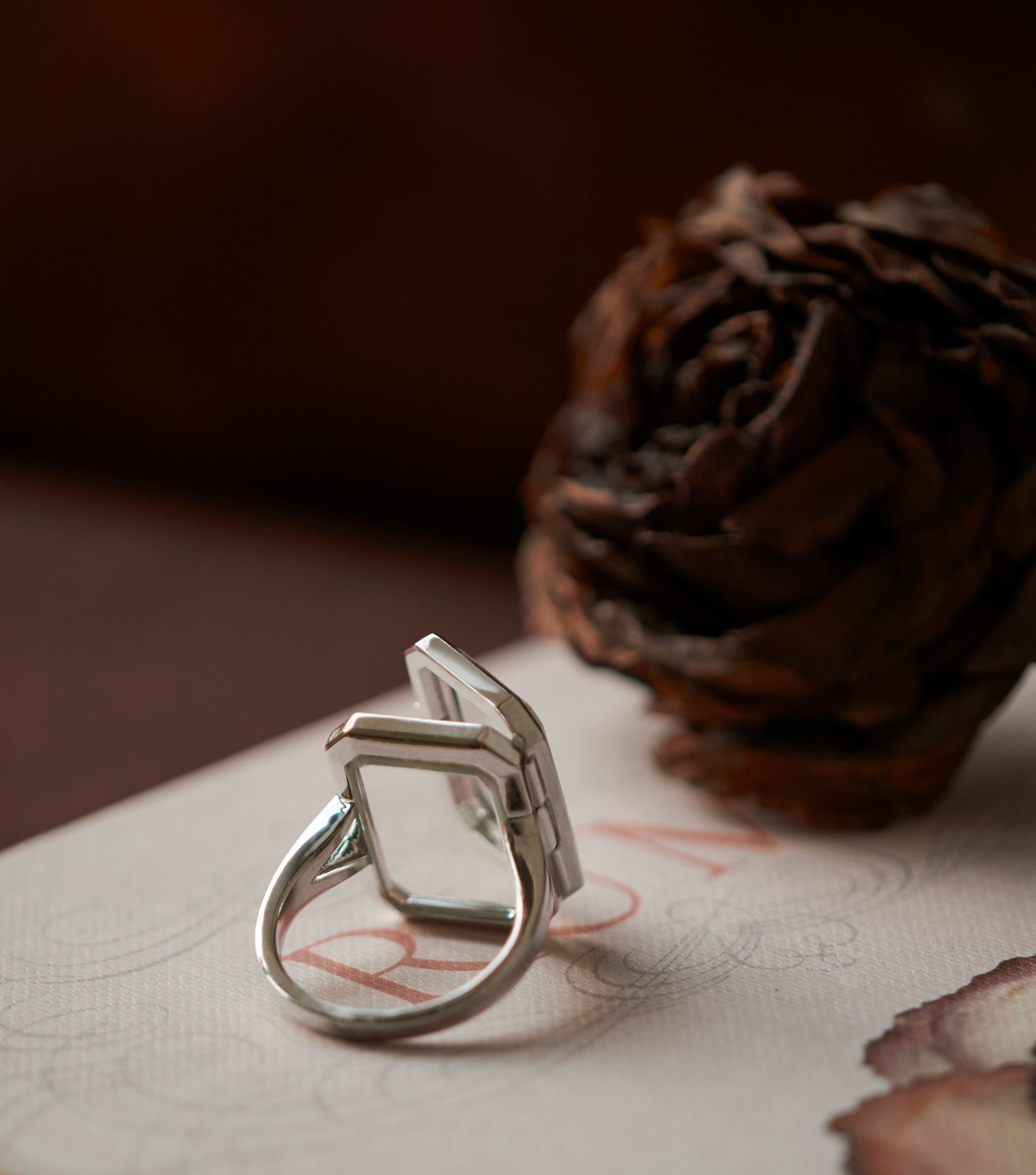 Mettā Portal Ring