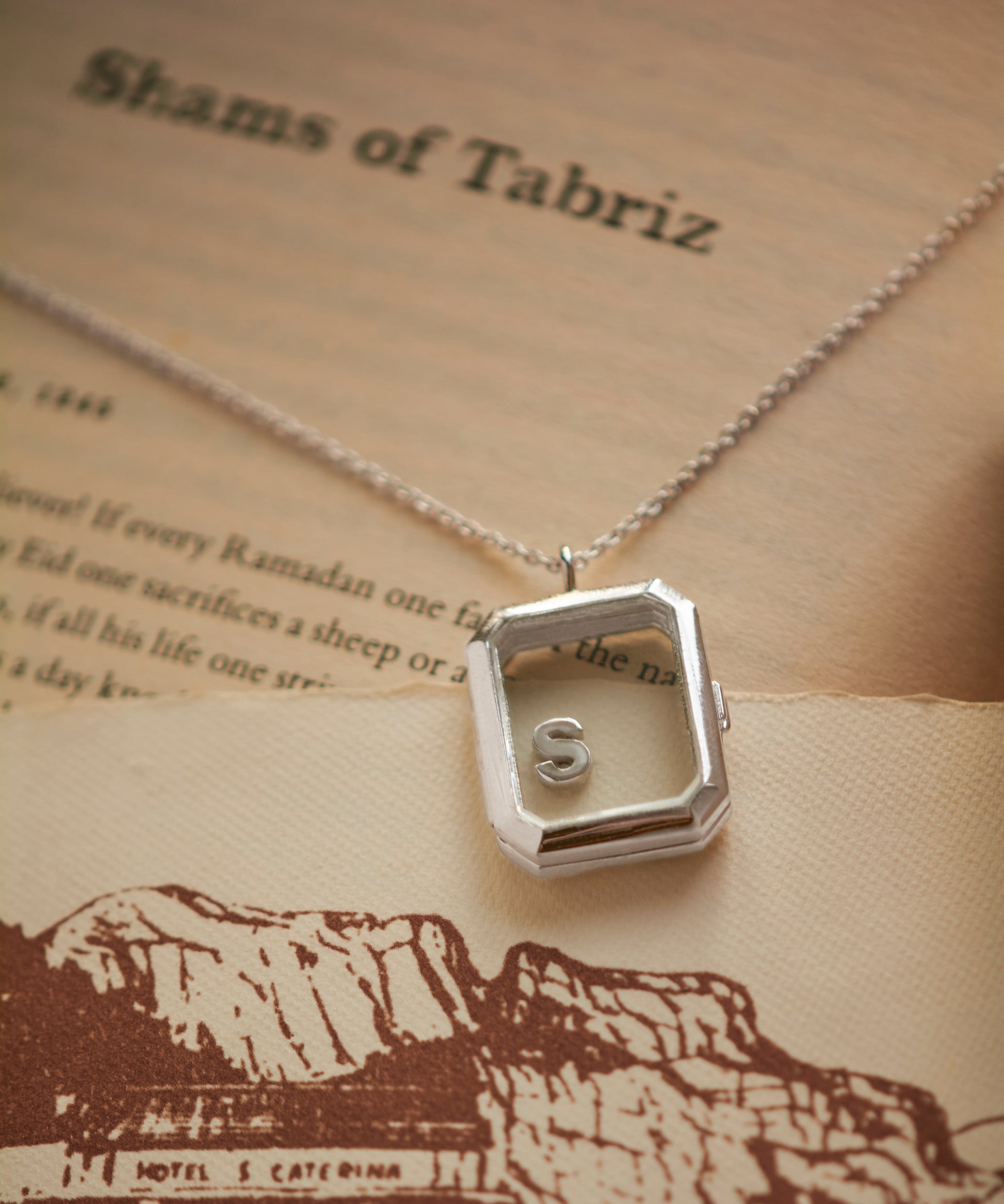 Mettā Portal Pendant