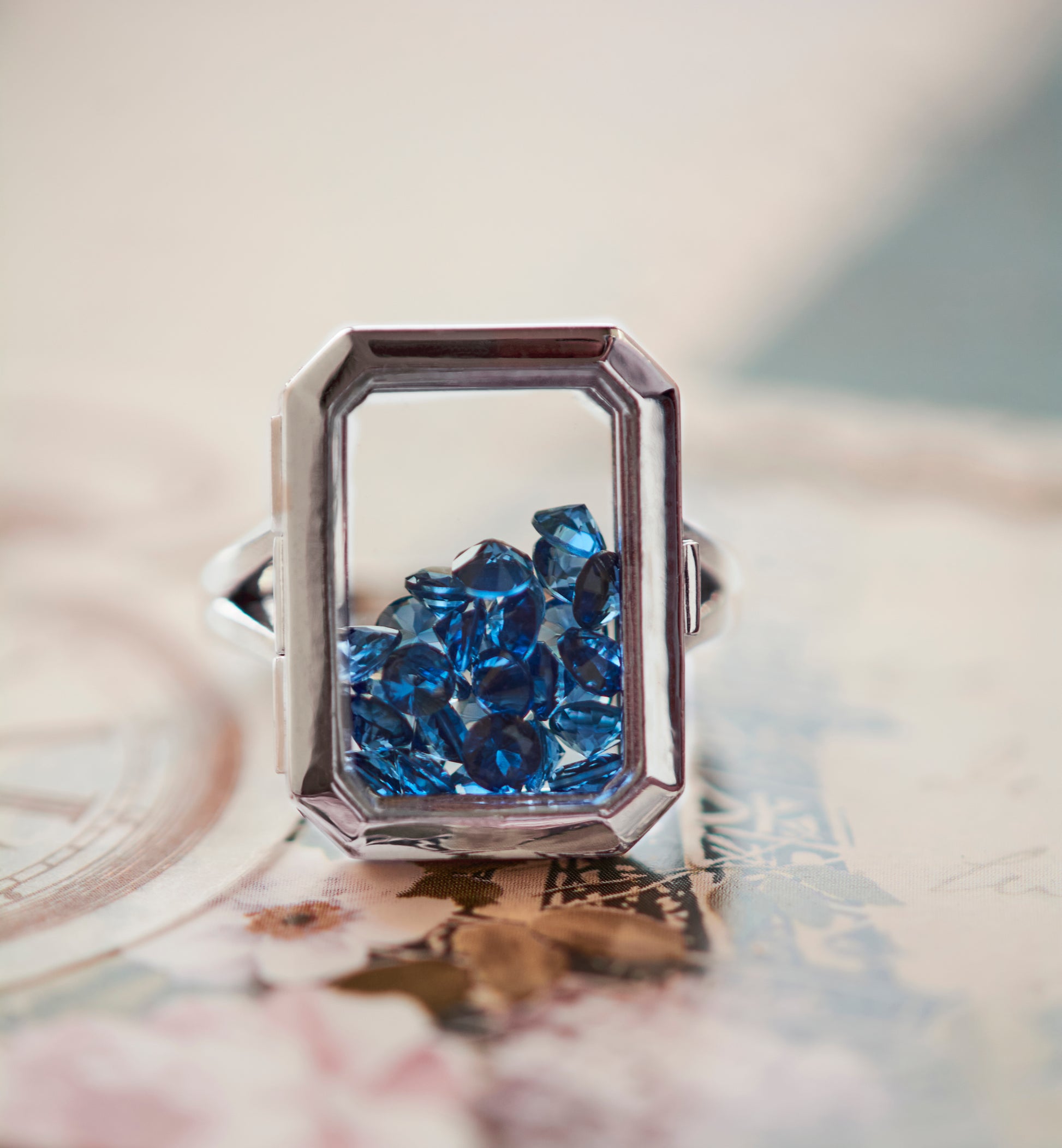 Mettā Portal Ring